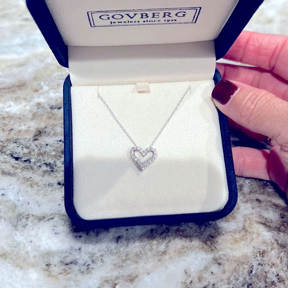 White gold Diamond heart necklace